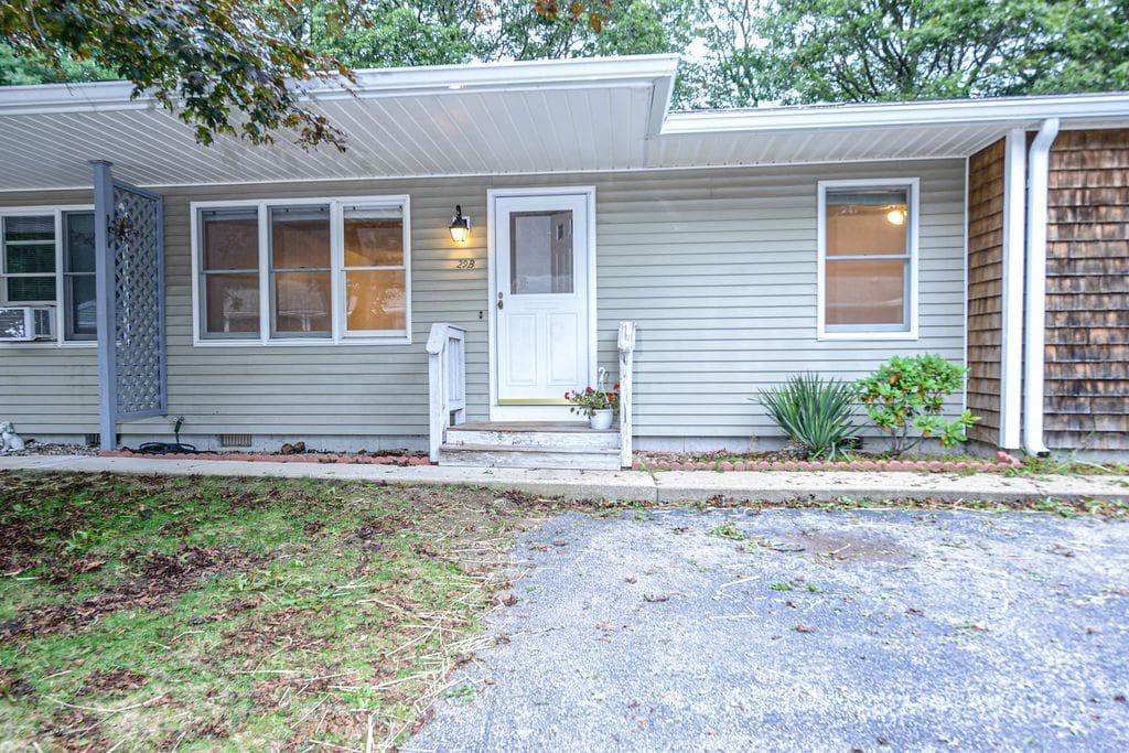 29 West Castle Way UNIT B