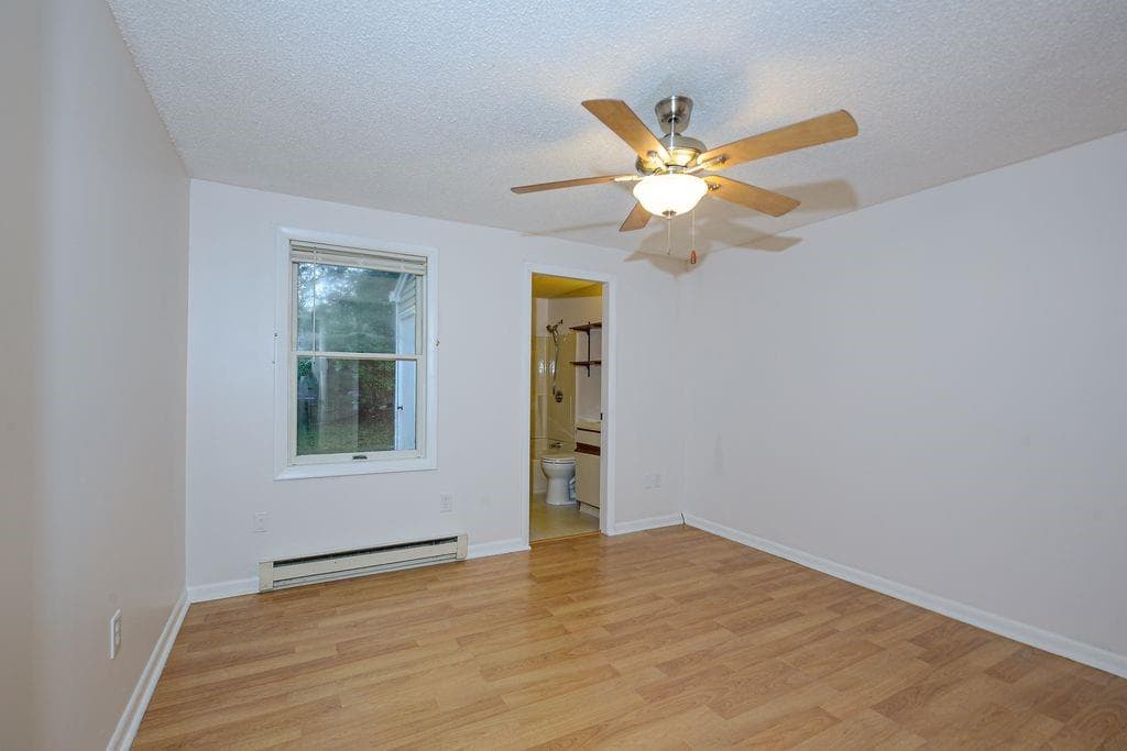 Condominium at 29 West Castle Way UNIT B, Charlestown, photo 10 of 13