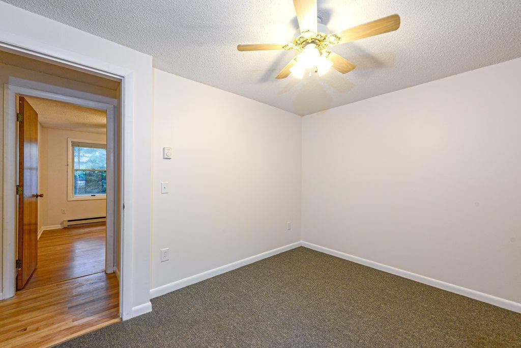 Condominium at 29 West Castle Way UNIT B, Charlestown, photo 8 of 13