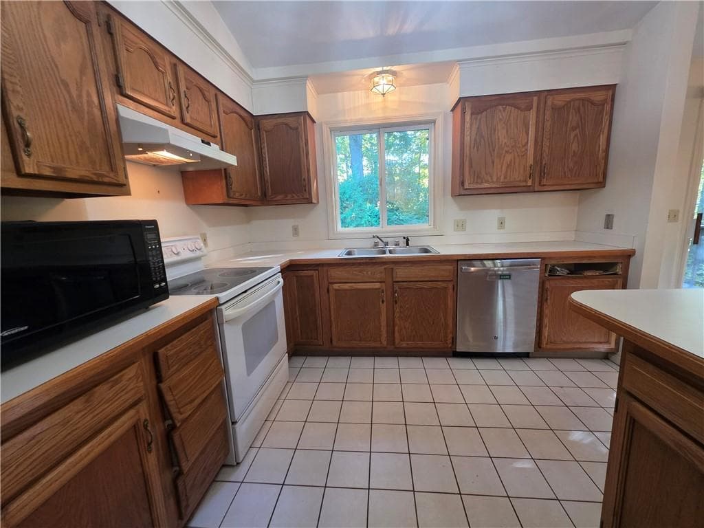 Single Family Residence at 399 Farnum Pike Pike, Smithfield, photo 16 of 21