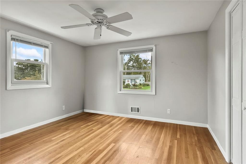 Single Family Residence at 27 Bowman Drive, Warwick, photo 12 of 30