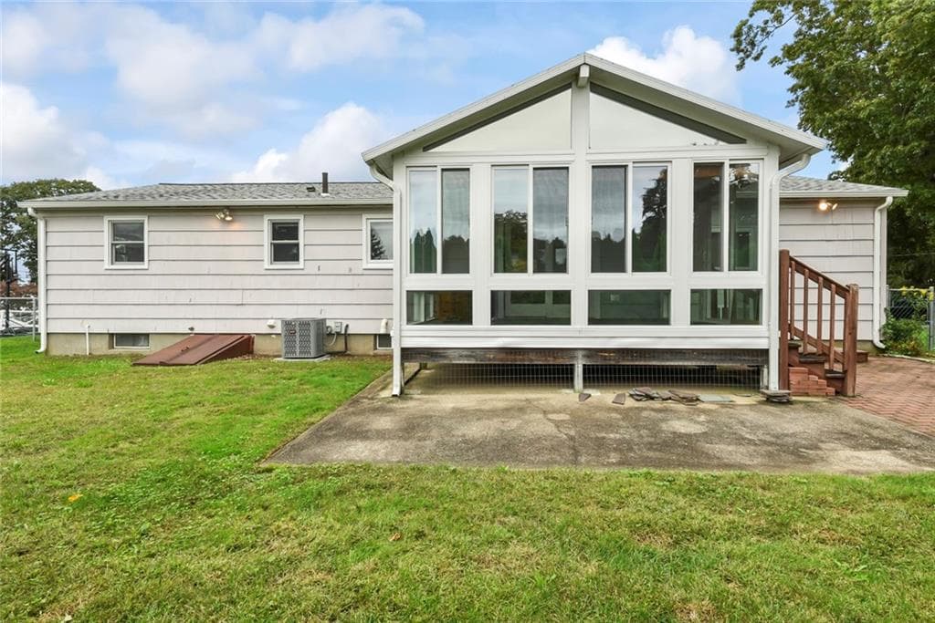 Single Family Residence at 27 Bowman Drive, Warwick, photo 28 of 30