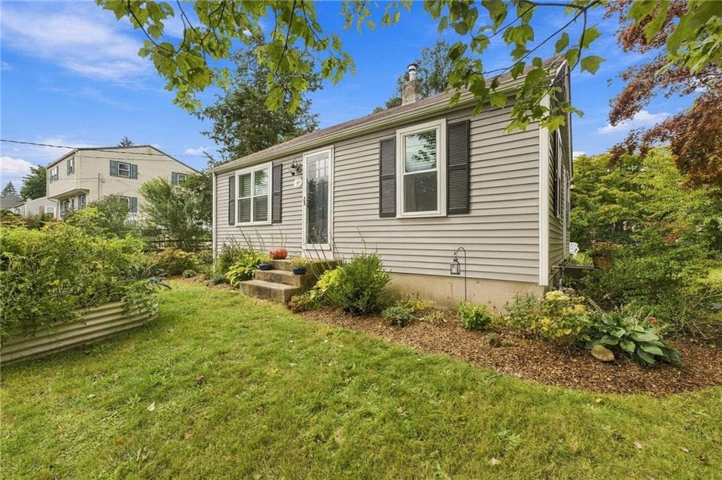 Single Family Residence at 87 Potowomut Road, Warwick, photo 34 of 38