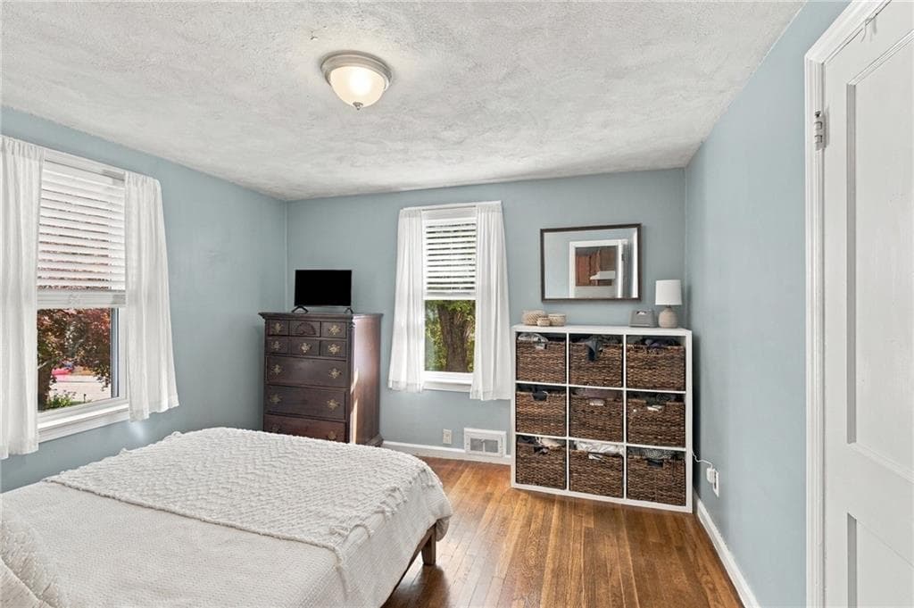 Single Family Residence at 87 Potowomut Road, Warwick, photo 14 of 38