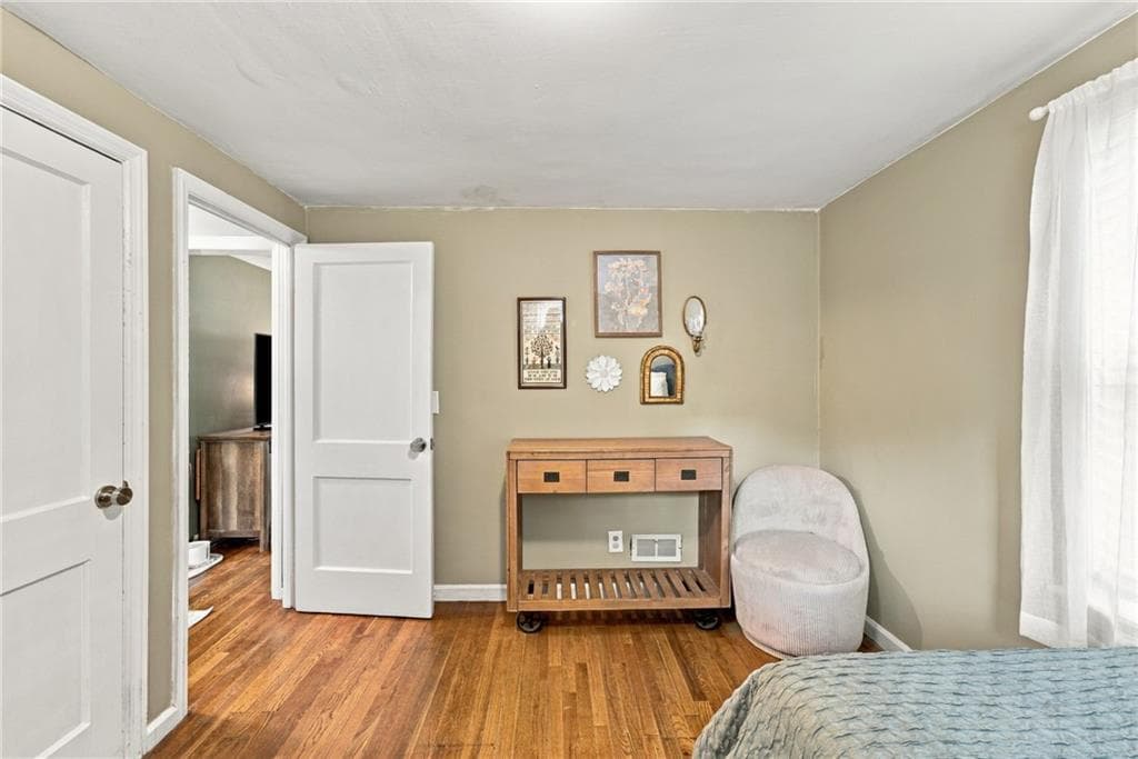 Single Family Residence at 87 Potowomut Road, Warwick, photo 19 of 38