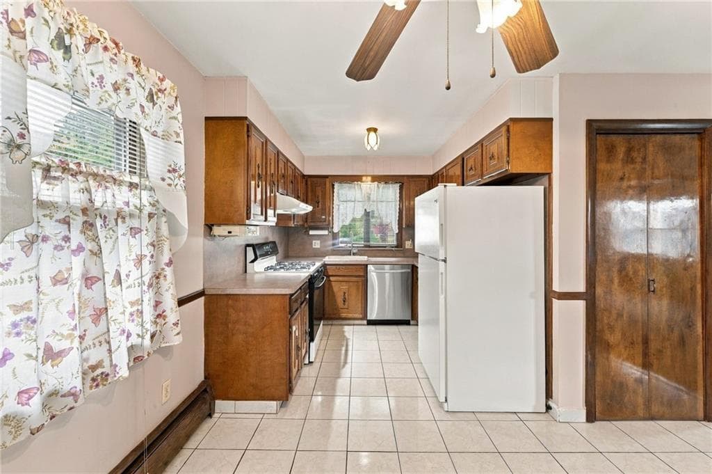 Single Family Residence at 25 Sherman Avenue, North Providence, photo 13 of 46