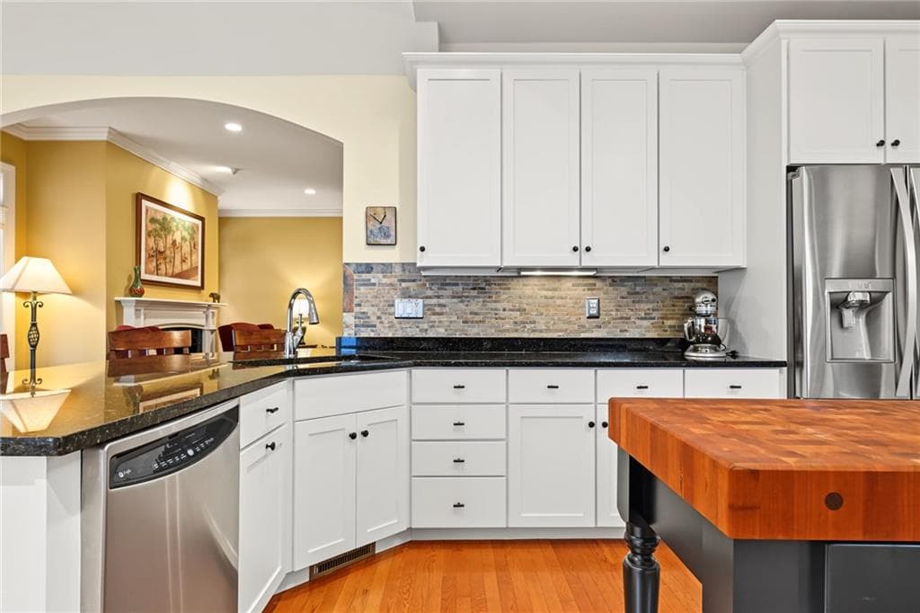 Condominium at 95 Fry Brook Drive, East Greenwich, photo 13 of 44