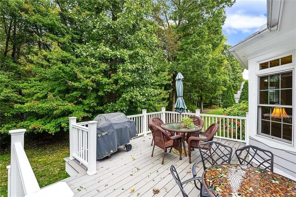 Condominium at 95 Fry Brook Drive, East Greenwich, photo 39 of 44