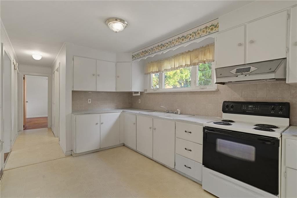 Single Family Residence at 8 Wilder Avenue, Westerly, photo 6 of 36
