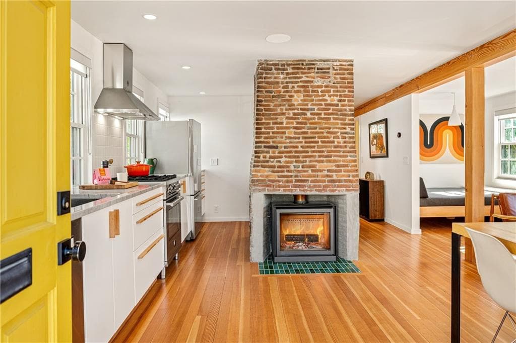 Single Family Residence at 4 Traverse Street, Providence, photo 3 of 42