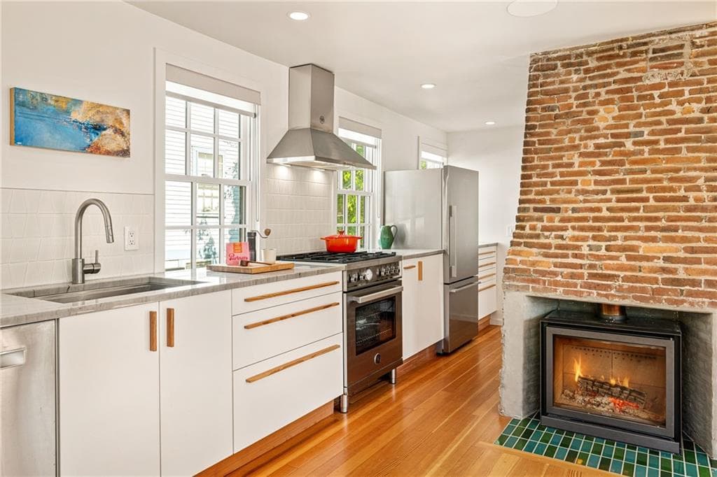 Single Family Residence at 4 Traverse Street, Providence, photo 5 of 42