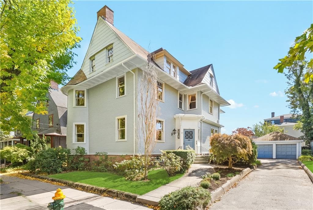 135 Lloyd Avenue