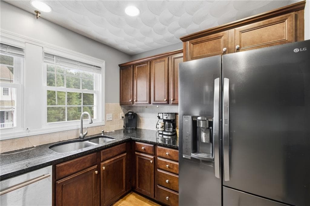 Condominium at 68 Red Brook Lane, West Warwick, photo 5 of 37