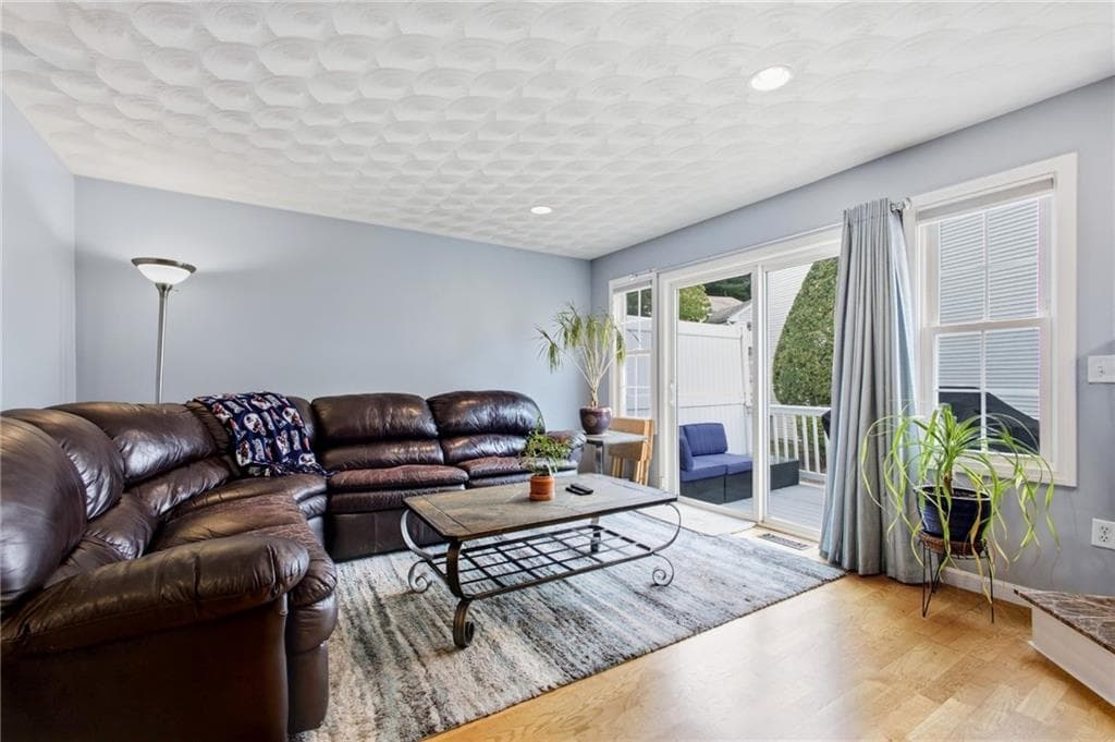 Condominium at 68 Red Brook Lane, West Warwick, photo 10 of 37