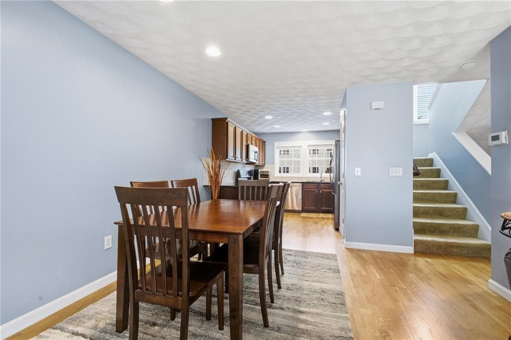 Condominium at 68 Red Brook Lane, West Warwick, photo 14 of 37