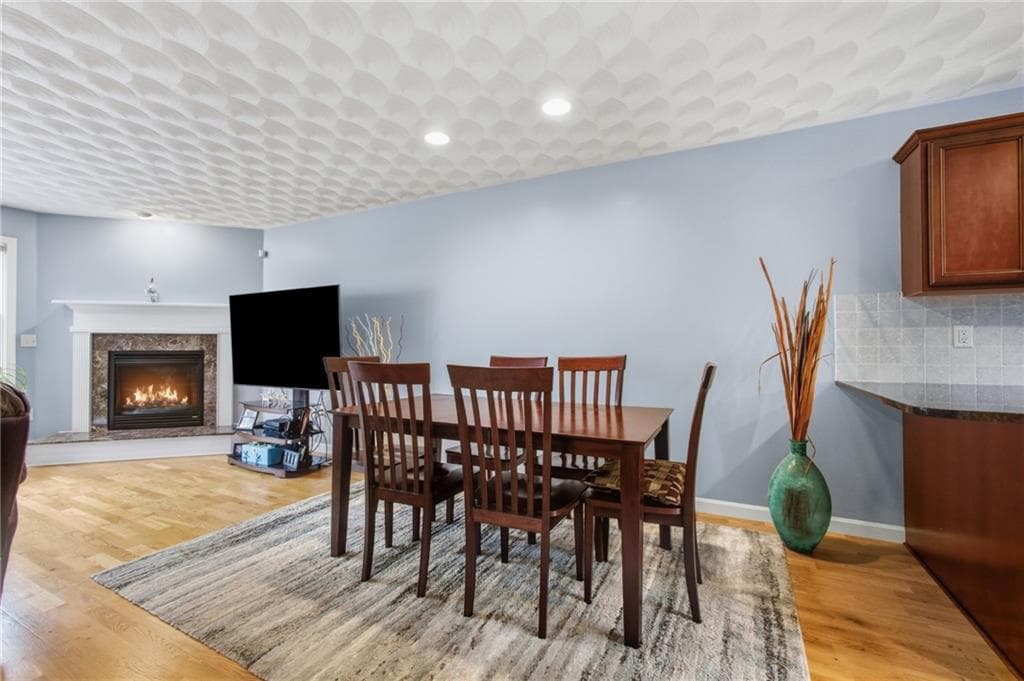 Condominium at 68 Red Brook Lane, West Warwick, photo 15 of 37