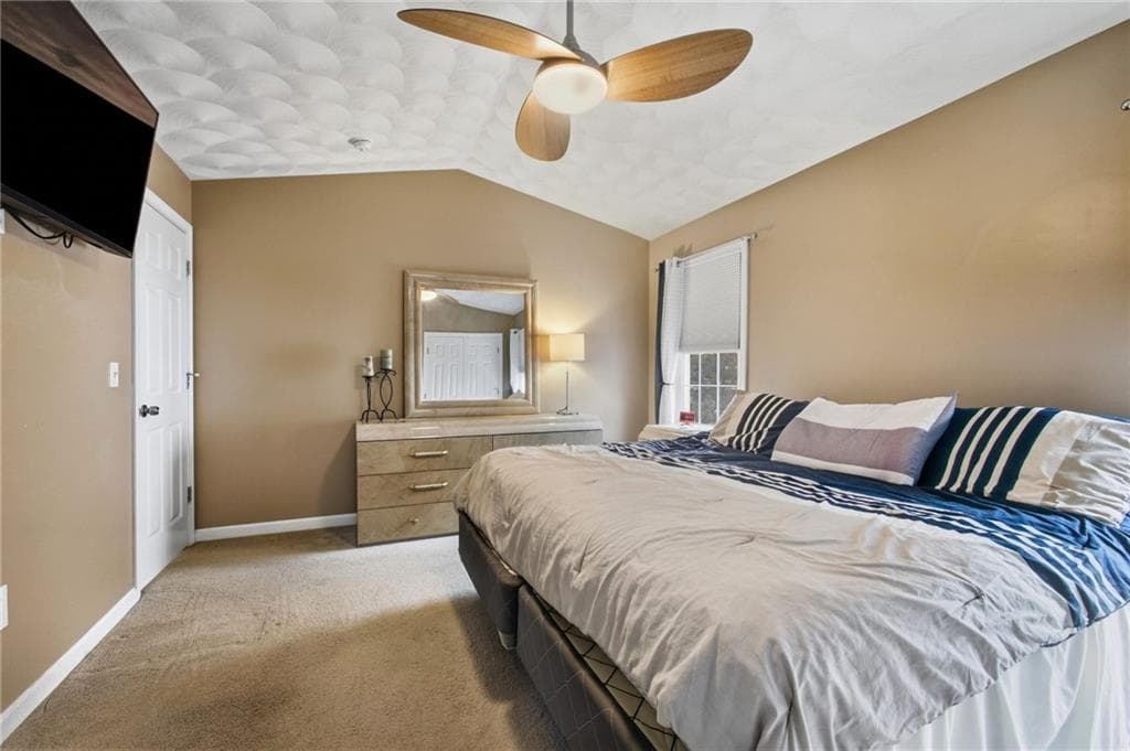 Condominium at 68 Red Brook Lane, West Warwick, photo 21 of 37