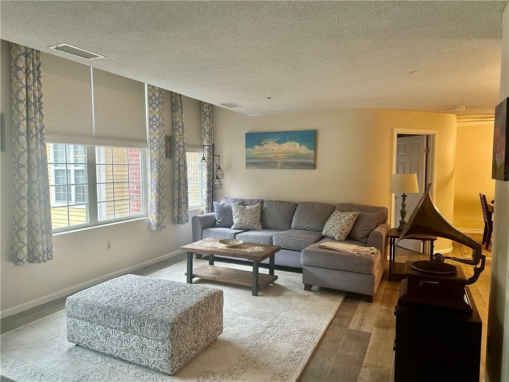 Condominium at 2 School Street, Lincoln, photo 6 of 20