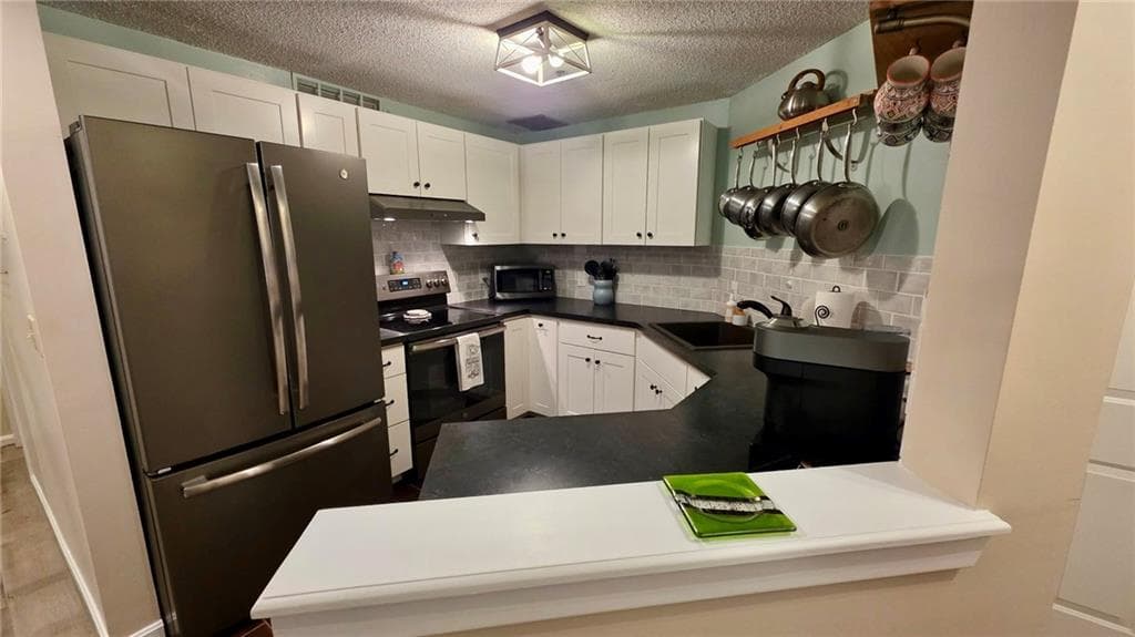 Condominium at 2 School Street, Lincoln, photo 3 of 20
