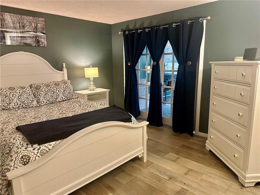 Condominium at 2 School Street, Lincoln, photo 10 of 20