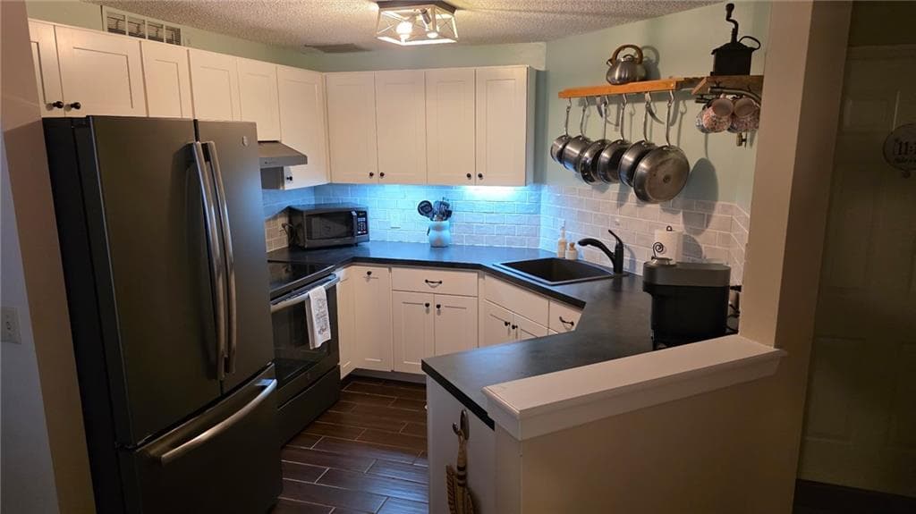Condominium at 2 School Street, Lincoln, photo 4 of 20
