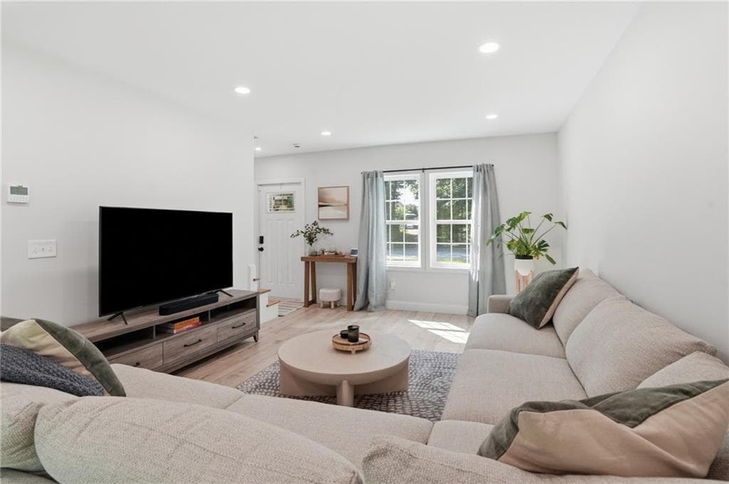 Single Family Residence at 72 Wilbur Road, Lincoln, photo 10 of 30