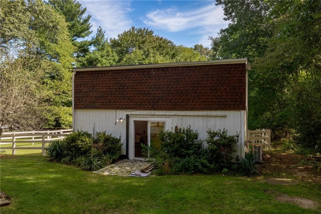 Single Family Residence at 40 Moosehorn Road, East Greenwich, photo 43 of 48