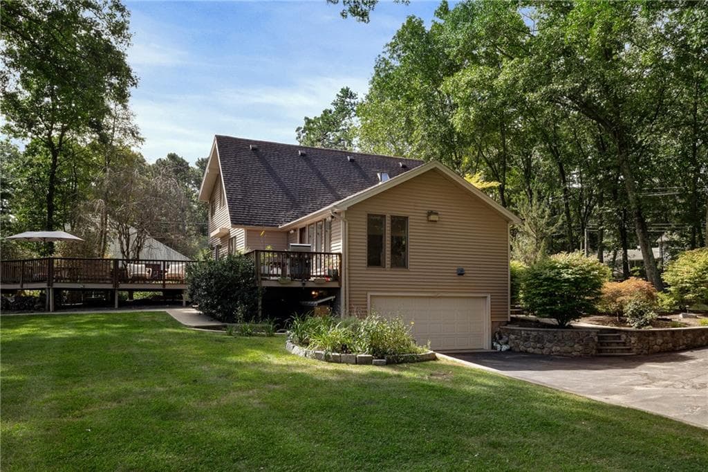 Single Family Residence at 40 Moosehorn Road, East Greenwich, photo 28 of 48