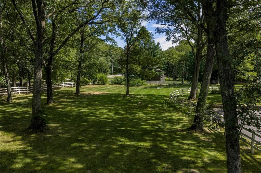 Single Family Residence at 40 Moosehorn Road, East Greenwich, photo 20 of 48