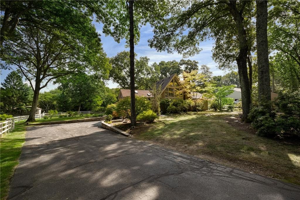 Single Family Residence at 40 Moosehorn Road, East Greenwich, photo 21 of 48