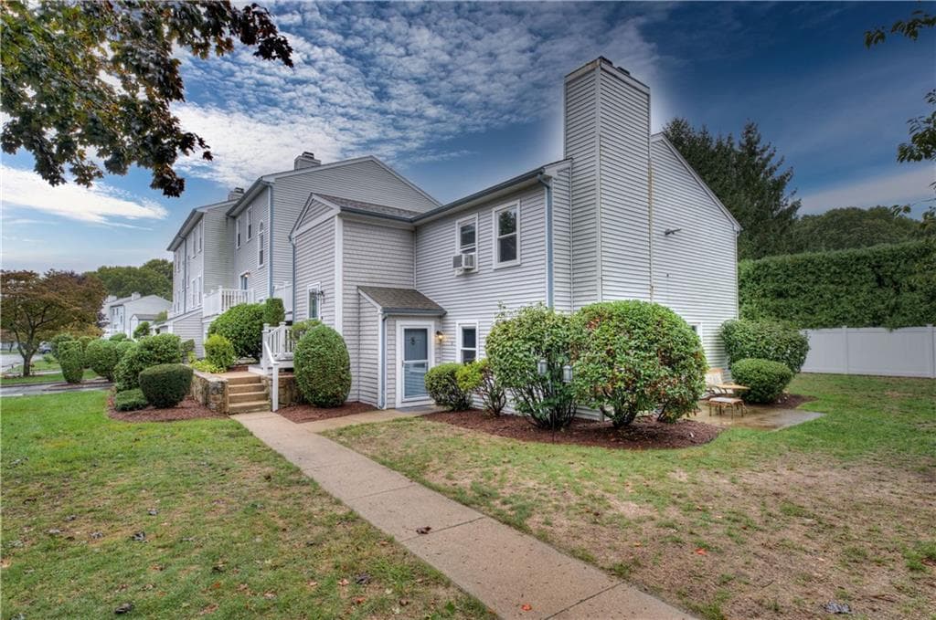 Condominium at 1 Willow Glen Court UNIT 81, Warwick, photo 2 of 36