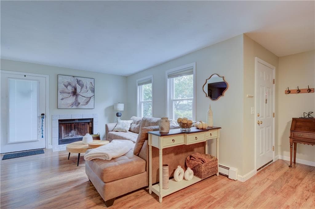 Condominium at 1 Willow Glen Court UNIT 81, Warwick, photo 6 of 36