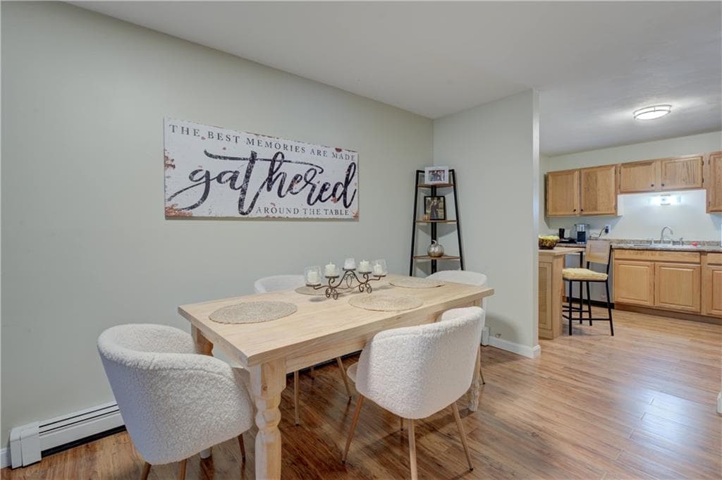 Condominium at 1 Willow Glen Court UNIT 81, Warwick, photo 13 of 36