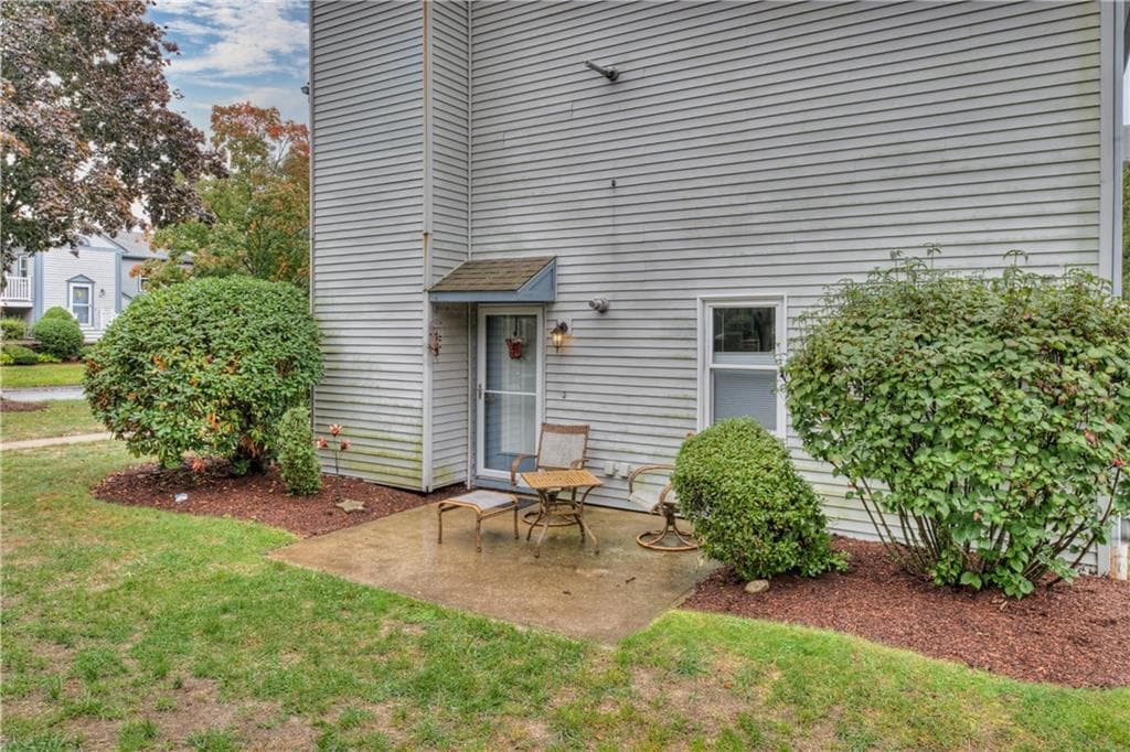 Condominium at 1 Willow Glen Court UNIT 81, Warwick, photo 32 of 36