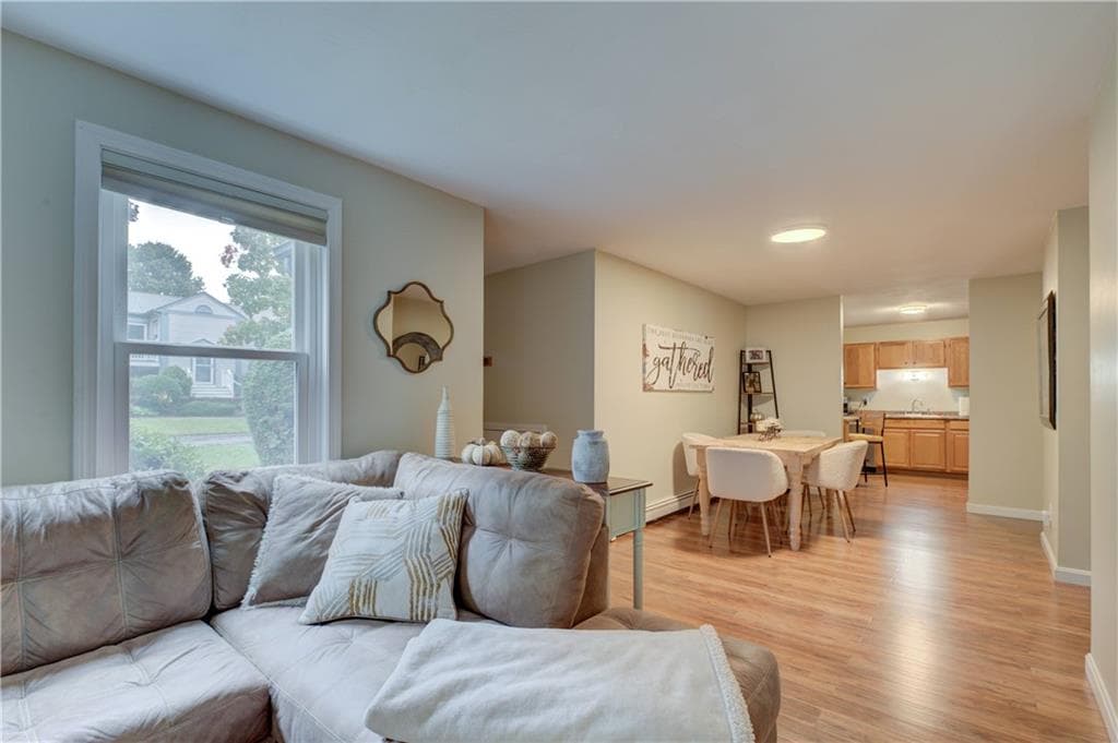 Condominium at 1 Willow Glen Court UNIT 81, Warwick, photo 5 of 36