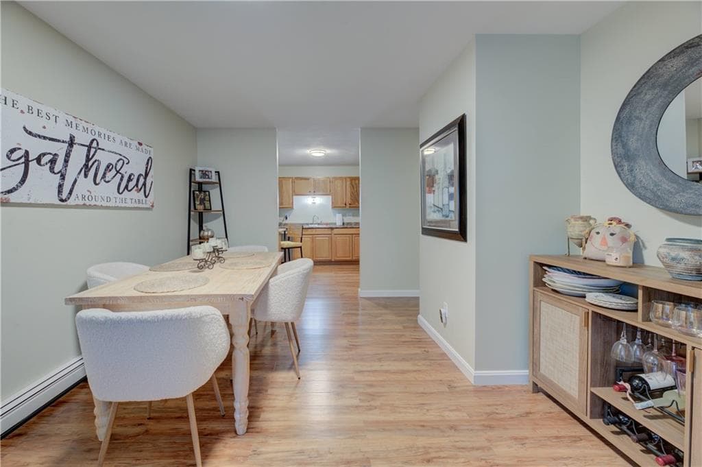 Condominium at 1 Willow Glen Court UNIT 81, Warwick, photo 10 of 36