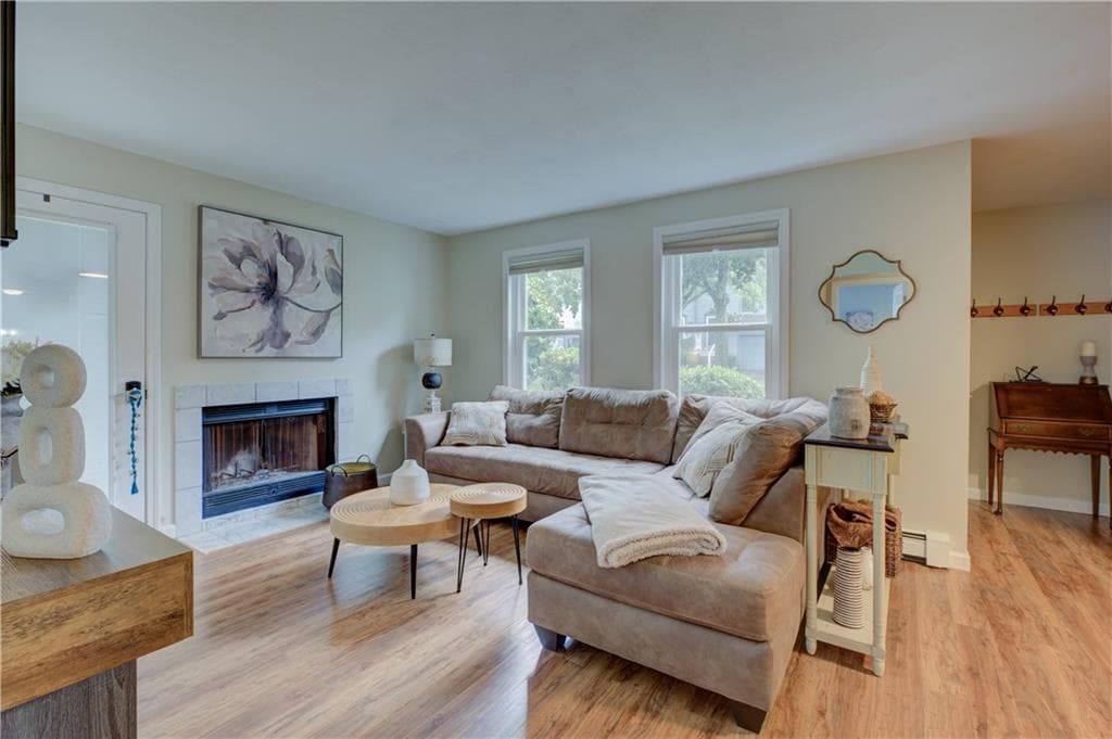 Condominium at 1 Willow Glen Court UNIT 81, Warwick, photo 4 of 36