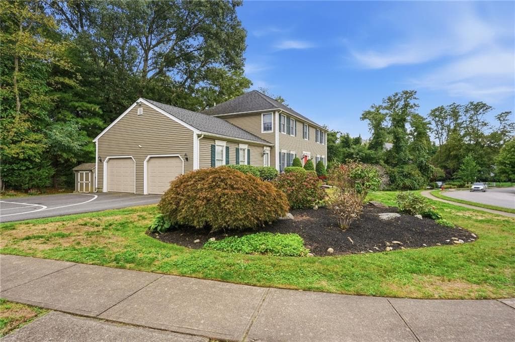 Single Family Residence at 274 Larchwood Drive, Warwick, photo 23 of 24