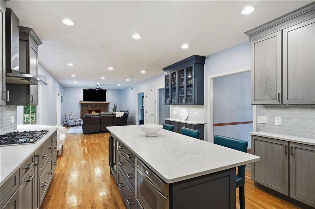 Single Family Residence at 274 Larchwood Drive, Warwick, photo 3 of 24