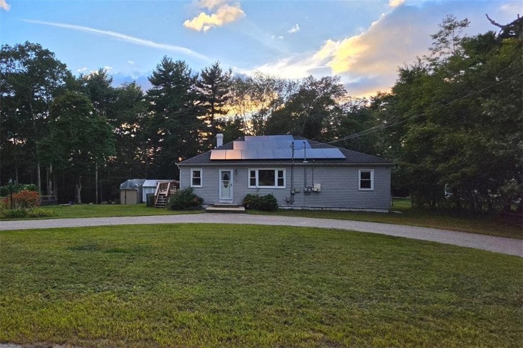 Single Family Residence at 157 Black Plain Road, Exeter, photo 2 of 21