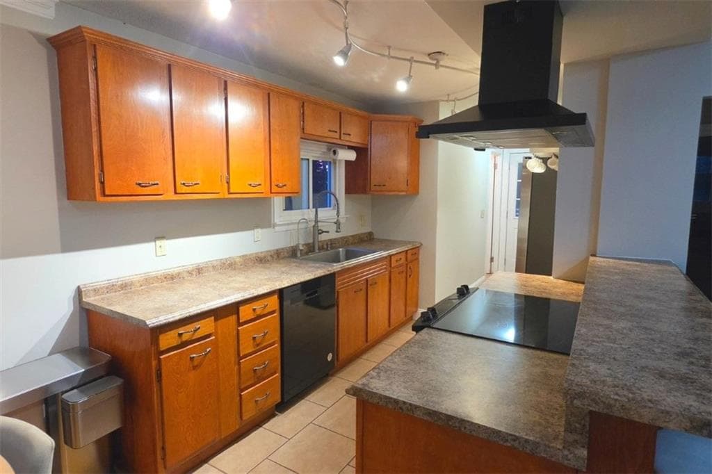 Single Family Residence at 157 Black Plain Road, Exeter, photo 7 of 21