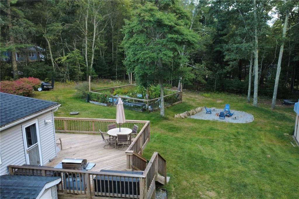 Single Family Residence at 157 Black Plain Road, Exeter, photo 3 of 21