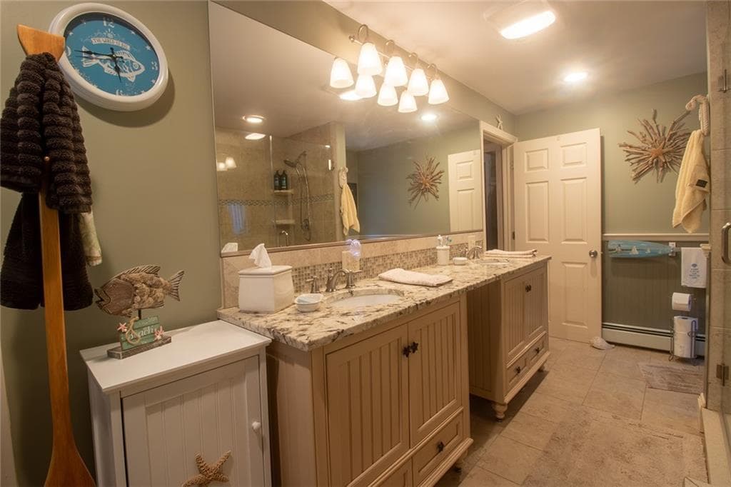 Single Family Residence at 122 Elton Circle, Cranston, photo 16 of 31