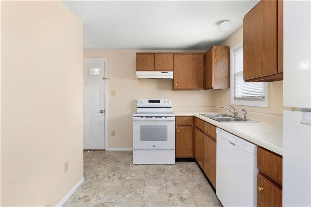 Single Family Residence at 28 Elmer Avenue, Warwick, photo 5 of 13