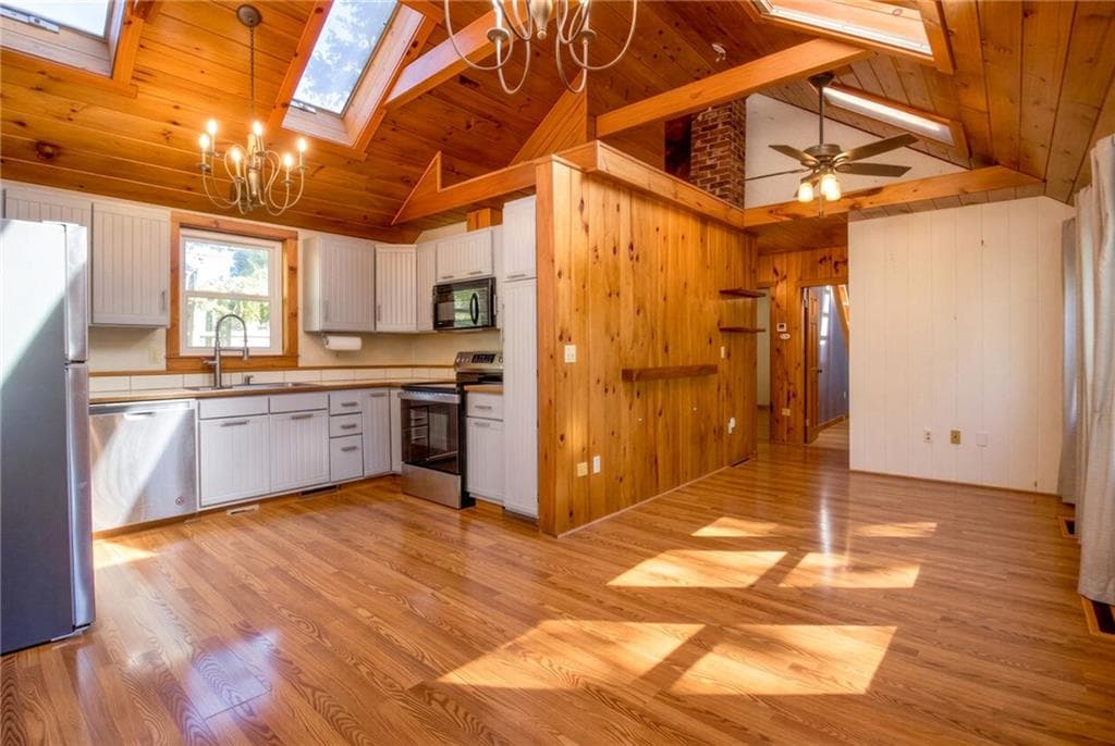 Single Family Residence at Coventry, photo 5 of 16