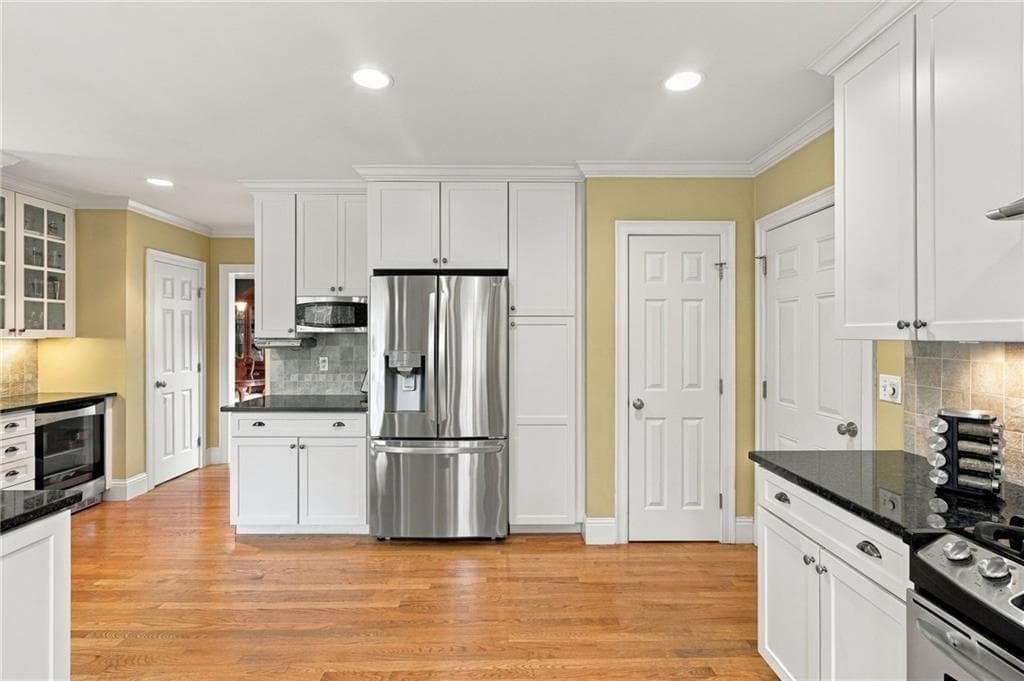 Condominium at 17 Pocasset Lane, Portsmouth, photo 23 of 50