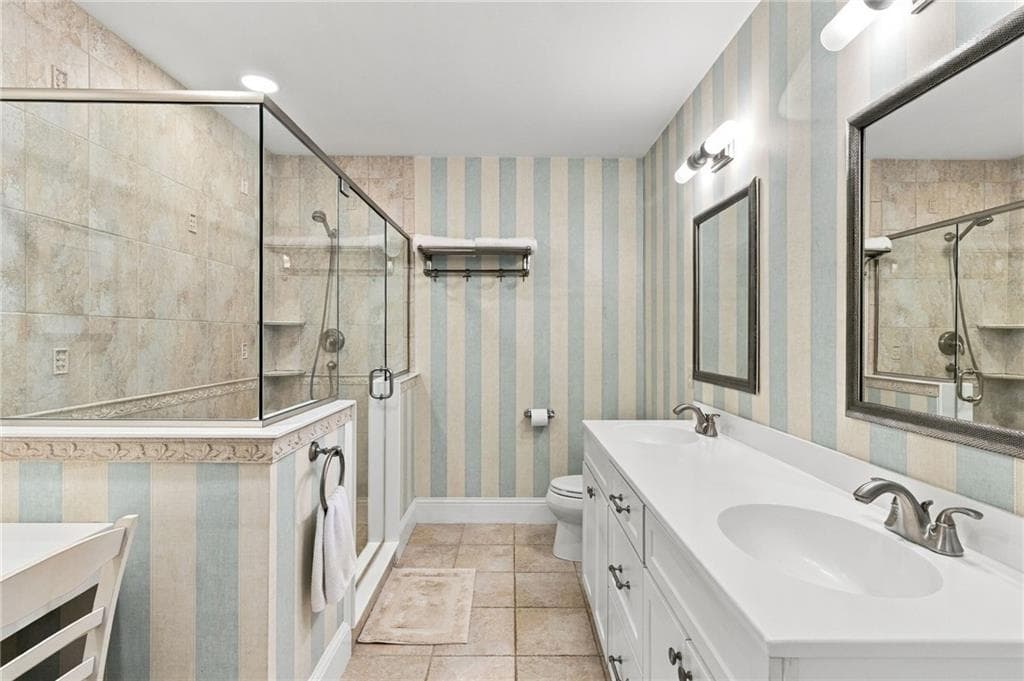 Condominium at 17 Pocasset Lane, Portsmouth, photo 12 of 50