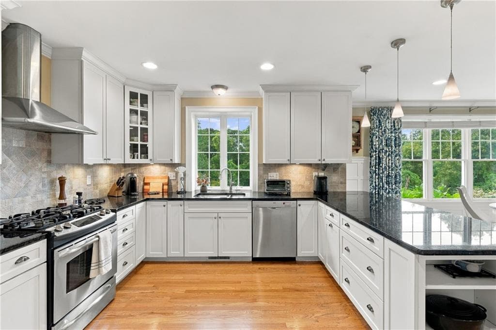 Condominium at 17 Pocasset Lane, Portsmouth, photo 22 of 50