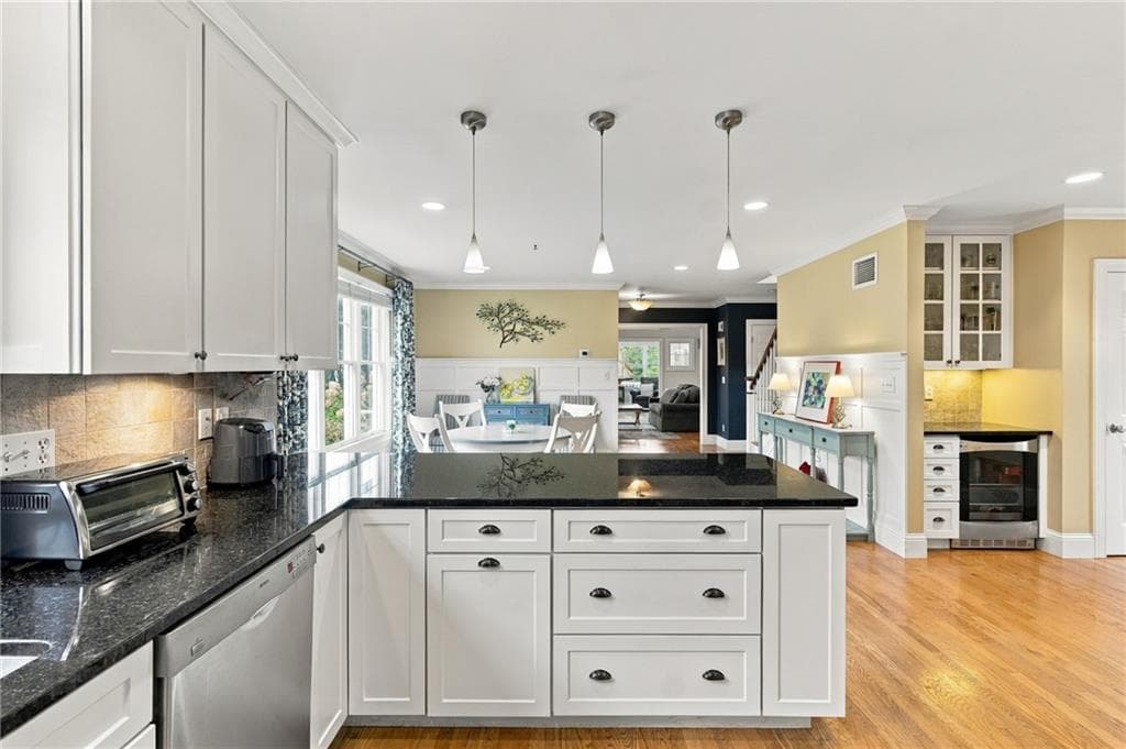 Condominium at 17 Pocasset Lane, Portsmouth, photo 20 of 50