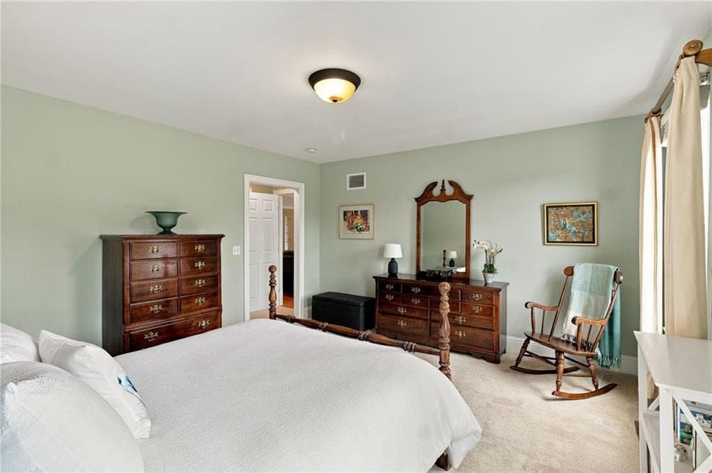 Condominium at 17 Pocasset Lane, Portsmouth, photo 10 of 50